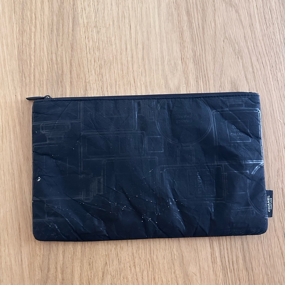 Chanel makeup pouch - Picture 6 of 8
